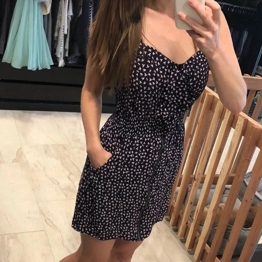 Dress - Picture 2 of 7